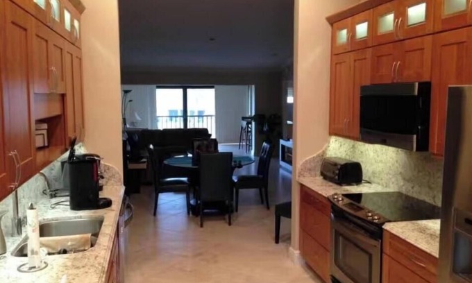 East Naples Condominio | Golf, Tennis, Relaxation, In Beautiful Veranda in Sunny Naples Florida