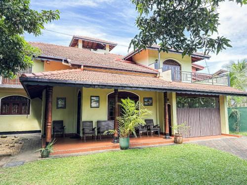 Ragama Casa | Gondolas Home Stay