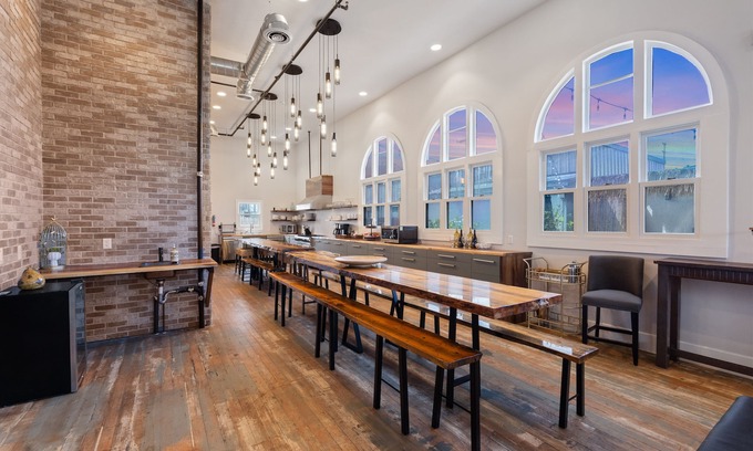 Stockton Hotel | Good Life Vacation Rental Resort