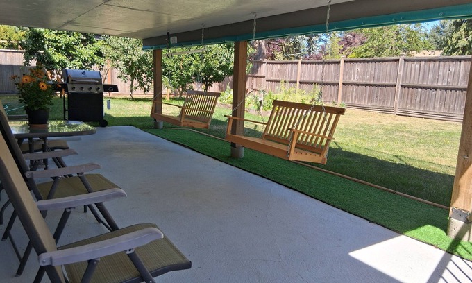 Gordon Head Casa | Gordon Head BnB Clean & Comfortable with everything you'll need Great Reviews