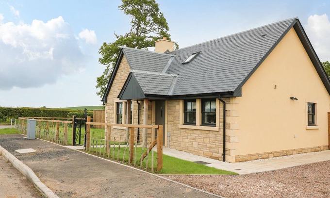 Swinton Casa | GORDON LODGE, pet friendly, with a garden in Duns