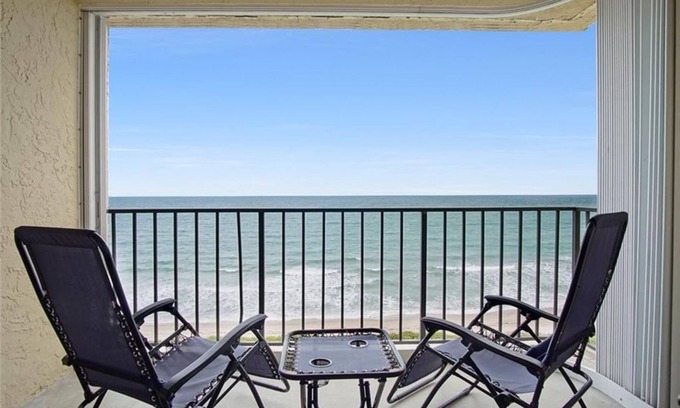 Fort Pierce Shores Condominio | Gorgeous 10th Floor Hutch Island Condo - Stunning Ocean View!