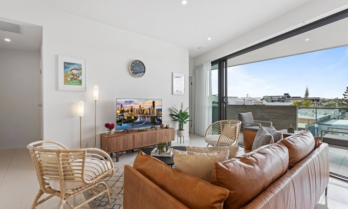 Bulimba Apartamento | Gorgeous 3-Bed Apartment with City Views