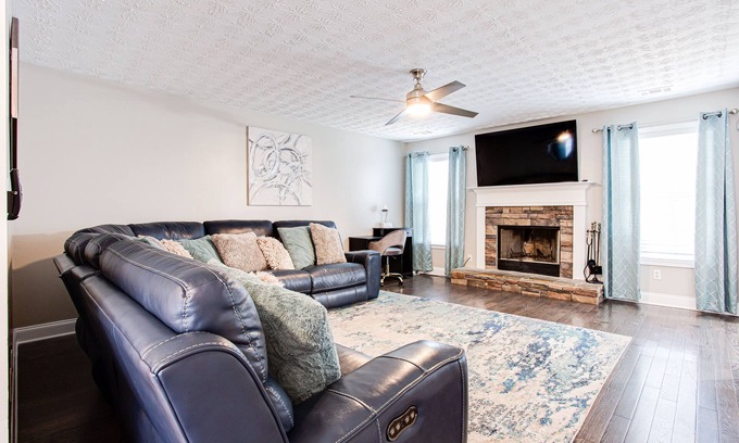 Conyers Casa | Gorgeous 4 Bedroom Home