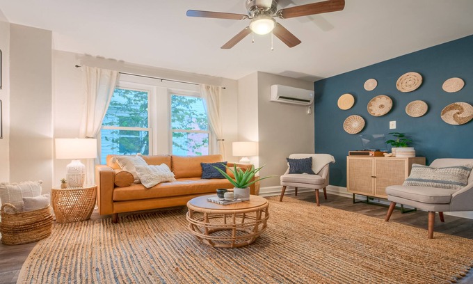 Frederick Casa | Gorgeous apt, pets, hot tub & fire pit, walk --> DT Frederick