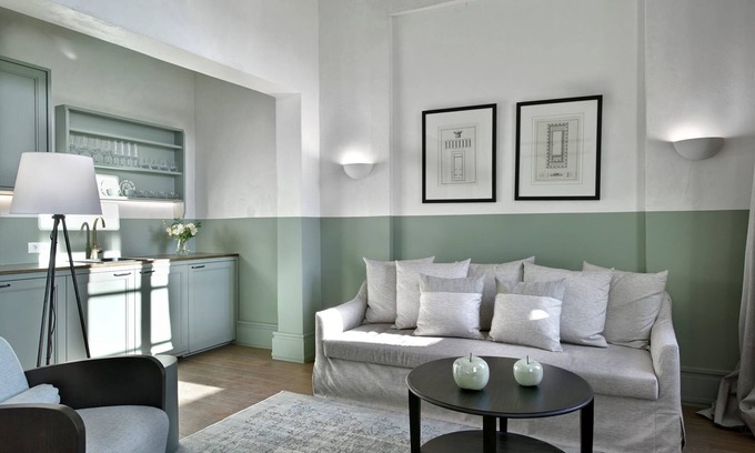 Monastiraki Villa | Gorgeous Athens Apartment | 2 Bedrooms | Apartment Sting | Balcony | Athinaidos