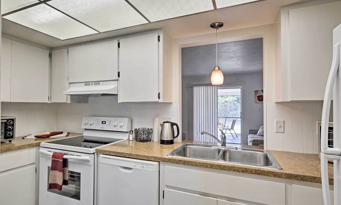 Yacht Club Cabaña | Gorgeous Cape Coral Duplex Home w/ Modern Interior