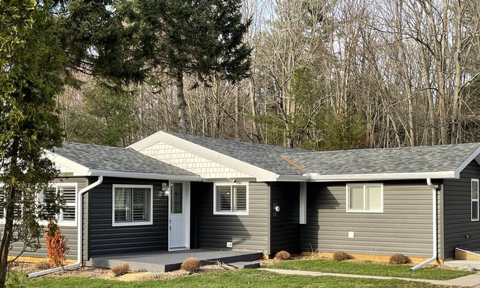 Gravenhurst Cabaña | Gorgeous Cottage 4 mins drive to Muskoka Beach, Gull Lake & Outdoors