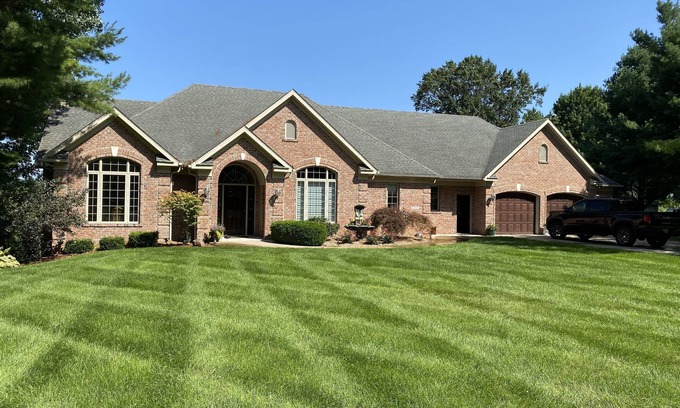 Nazareth Casa | Gorgeous Executive Estate on Sugarloaf All-sports Lake in Schoolcraft, Mi.