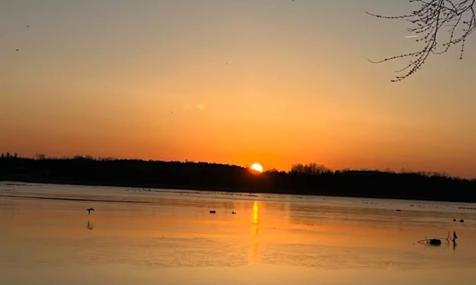 Cobden Casa | Gorgeous lack front and Amazing sunset . Retreat: Fun, Relaxation, and Nature.