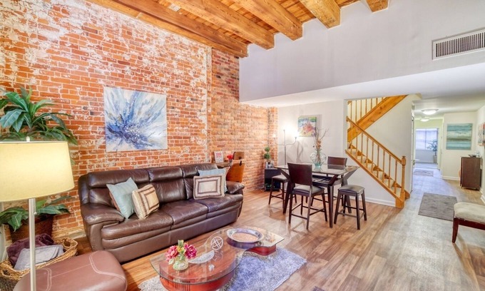 Detroit Apartamento | Gorgeous loft by Detroit River