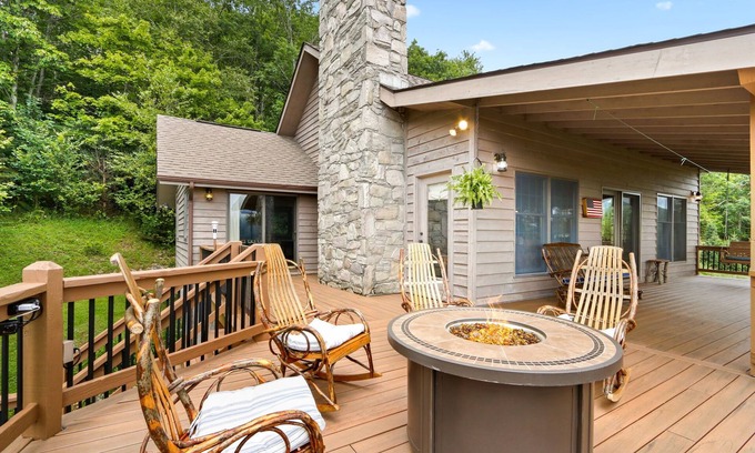 Banner Elk Cabina | Gorgeous Mountain Cabin in Banner Elk