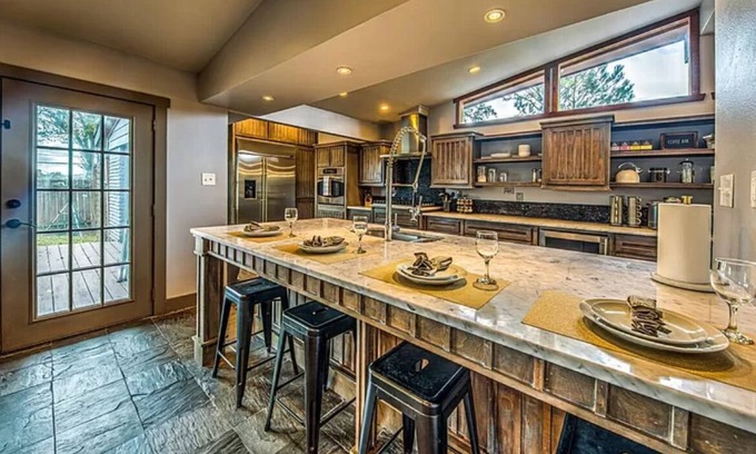 Westbury Casa | GORGEOUS POOL HOME IN THE HEART OF HOUSTON’S TOP TOURIST SPOTS! BEST LOCATION!!