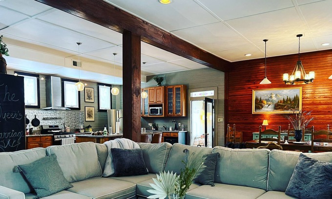 Stamford Casa | Gorgeous restored Carriage House in the Queen of the Catskills!