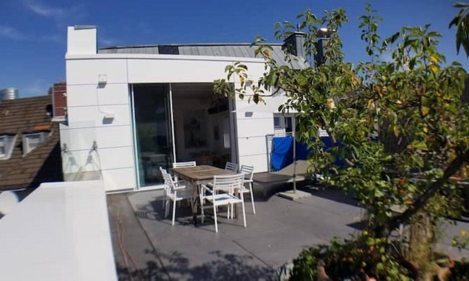 Deutz Apartamento | Fantastic apartment above the roofs of Deutz