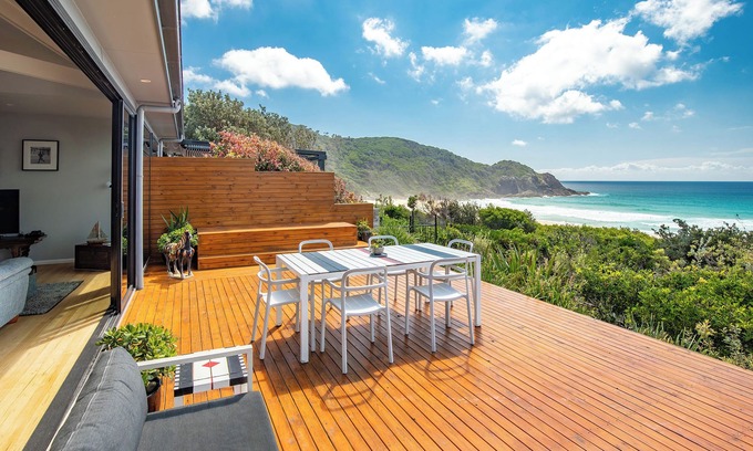 Boomerang Beach Casa | Gorgeous Rosie's@Boomerang (formerly Tambac) ... 3 mins from the Beach!
