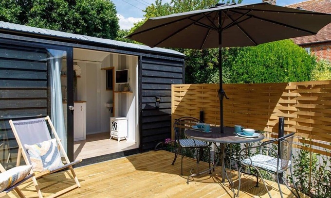 West Wittering Apartamento | Gorgeous Shepherds Hut - Walk to Beach & Pub