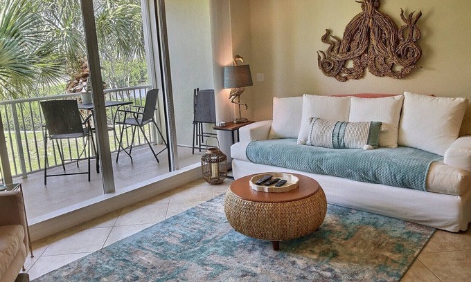 Ruskin Casa | Gorgeous Sunsets at Bahia Beach Retreat w/ Personal Tiki Bar