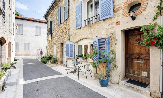 Valbonne Casa | Adosado magnífica en el centro de Valbonne con gran terraza y aire acondicionado!