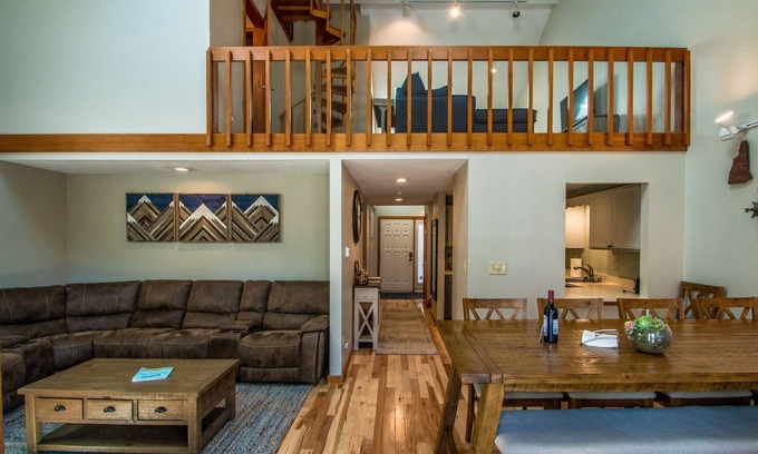 North Conway Casa | Gorgeous Townhouse in the Heart of North Conway