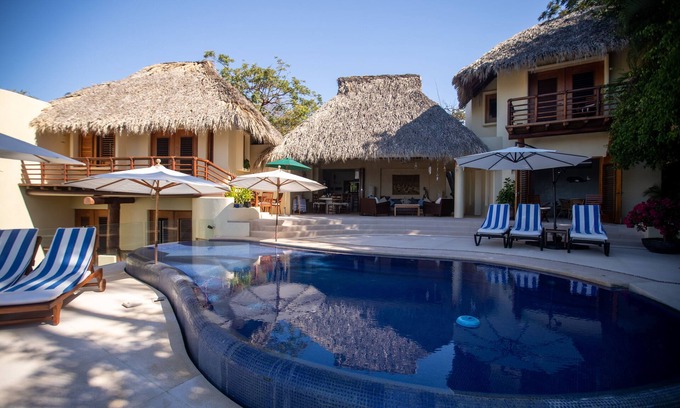 Ixtapa Villa | Magníficas vistas en un entorno natural seguro