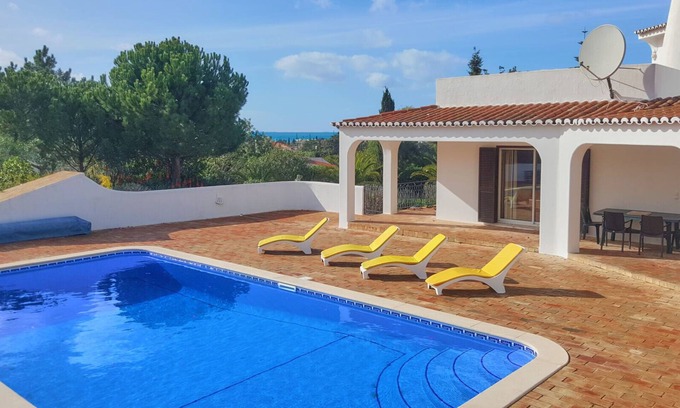 Carvoeiro Villa | Magnífica villa amueblada con un estándar muy alto, gran piscina, vista al mar