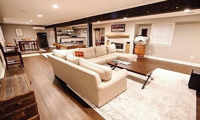 North Chesterfield Casa | Magníficamente renovado casa de Oxford de 3500 pies cuadrados en Richmond !!