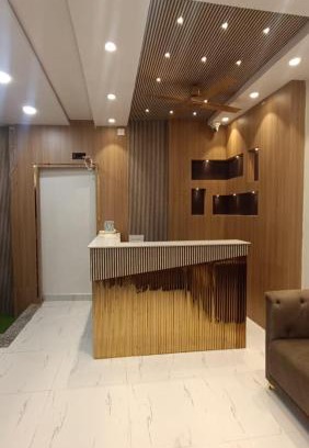 Varanasi Hotel | Goroomgo BNK Grand Varanasi - Ganga River 100m