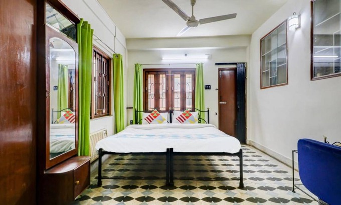Kolkata Hotel | Goroomgo Gangotri Guest House kolkata