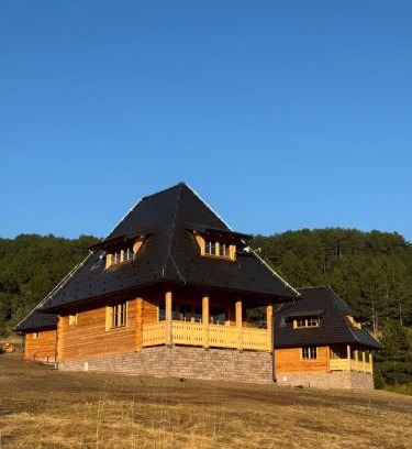 Central Serbia Apartamento | Gorske vile - Ljubav, Vera i Nada