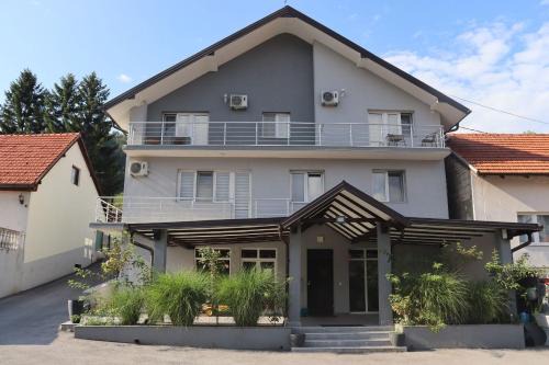 Tuzla Canton Hotel | Gostionica Tava