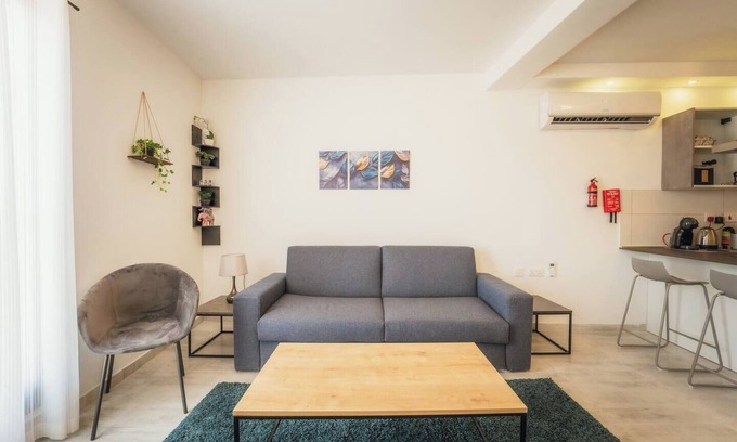 Xewkija Apartamento | Gozo Haven: Stylish Escape this Spacious 3-Bed