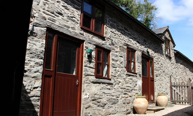 Pennant Melangell Cabaña | GRAIG LAS THE BARN, pet friendly in Llanrhaeadr-Ym-Mochnant