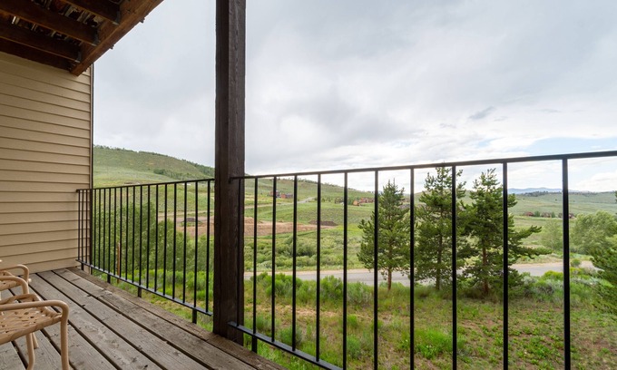 Silvercreek Condominio | Granby Condo with Private Hot Tub