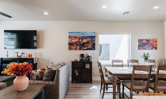 Hildale Villa | Grand Canyon-4bed,3bath,hot tub