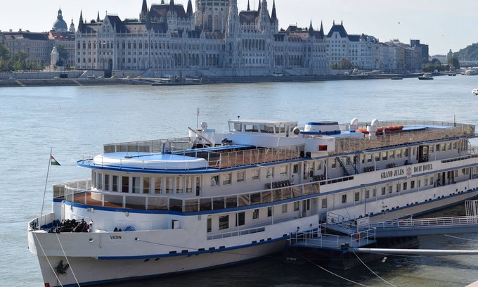 Felheviz Alquiler De Eote | Grand Jules Boat Hotel Budapest
