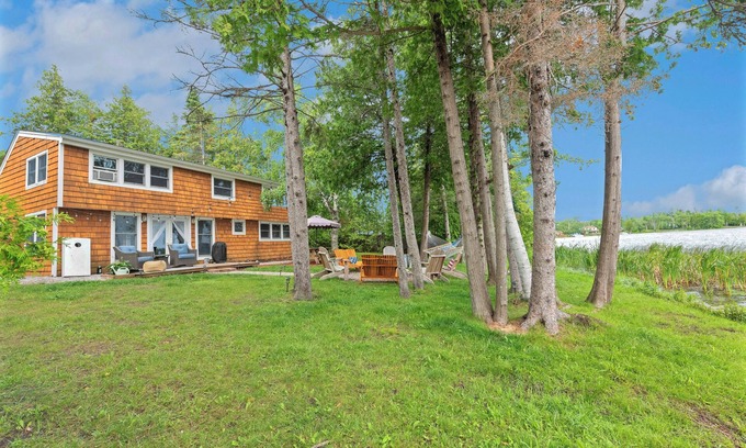 Presque Isle Casa | Grand Lake Cottage- A Peaceful Fall Escape to Alpena's Shores