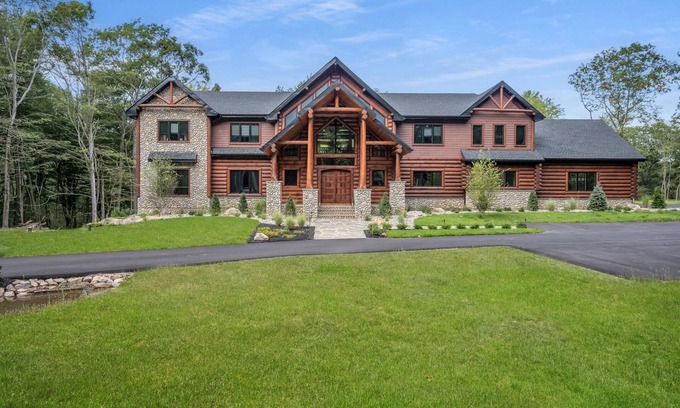 Lake Harmony Casa | "Grand Lodge" Majestic 9,800 sq ft, 10-Bed, 6-Bath, Indoor Pool, Game Room, Whole House Sound System
