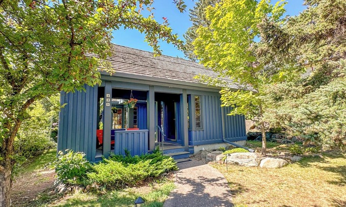 Grand Marais Casa | Una casa moderna hecha a medida, llena de luz, perfecta para una escapada romántica