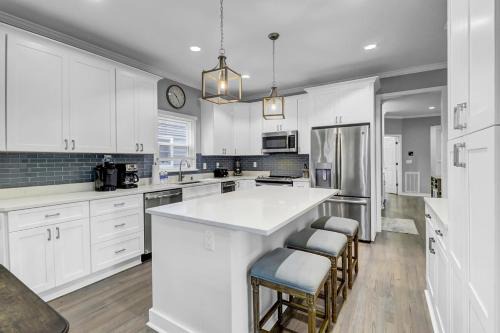 Isle of Palms Casa | Grand Pavilion 71 by Wild Dunes, Home in Resort Core with Amenity Access