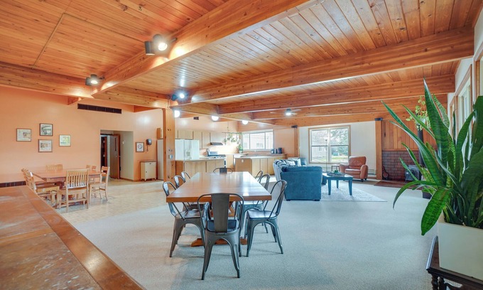 Marshfield Casa | Grand Rural Wisconsin Retreat: Full Indoor Gym