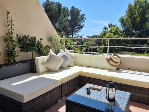 Boulouris-sur-Mer Apartamento | Grand studio avec terrasse près de la mer