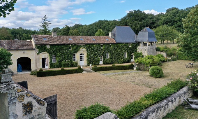Deneze-sous-Doue Casa | Grande Demeure Familiale en Anjou, Calme, Proche Château de la Loire, Piscine