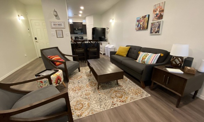 Albuquerque Casa | Grande Getaway-centrally located, well appointed home