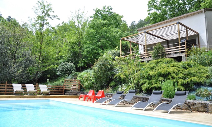 Vagnas Casa | Grande Maison Avec Piscine au Cœur des Gorges de L'ardèche