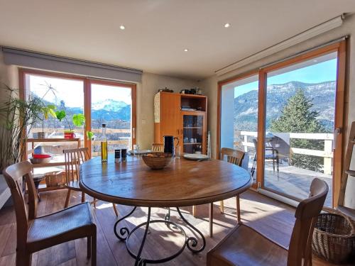Saint-Martin-de-Queyrieres Chalet De Esquí | Grande Maison à la montagne du Rif d'Oriol
