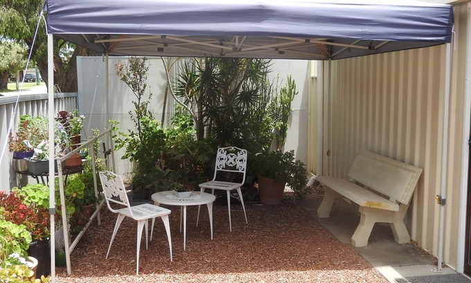 Rockingham Casa | Granny flat just 3 minutes walk to the beach.