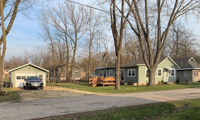 Delavan Lake Cabaña | Gran casa de verano de 3 estaciones para amigos y familiares.