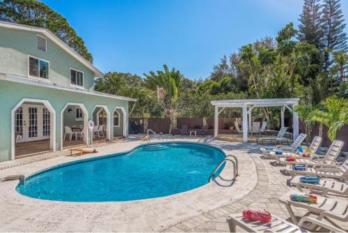 Seminole Casa | Great 6BR for All Ages Heated Pool 5 Min to Beach
