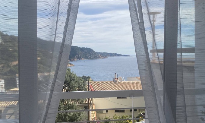 Tossa de Mar Casa | Great Apartment next to the Sea